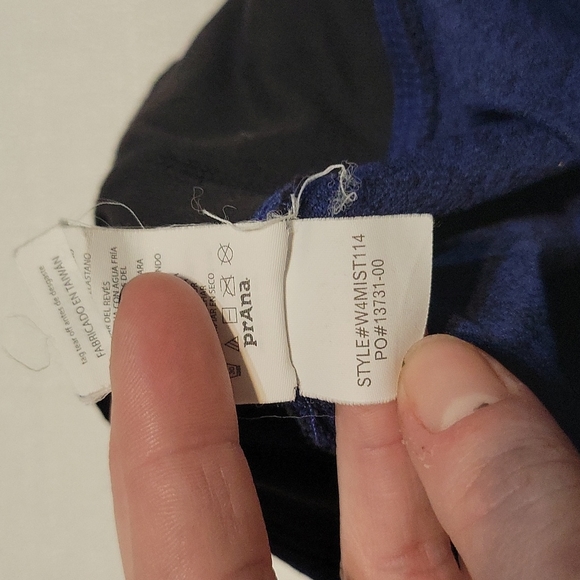 Prana blue patterned capris size extra small - Picture 8 of 8